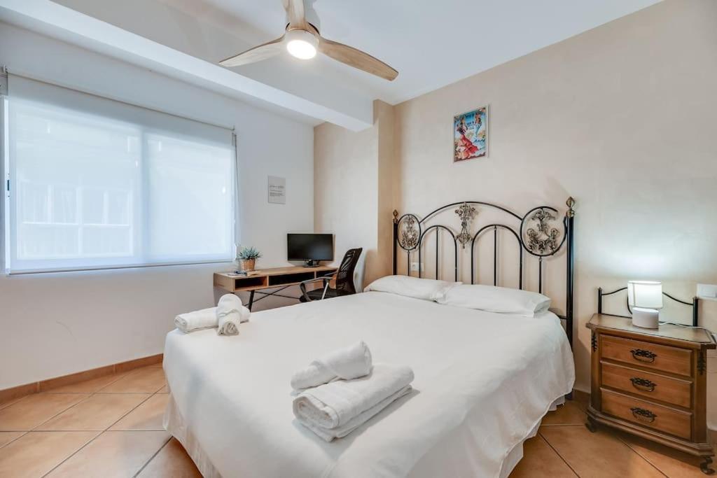 Encantador Apartamento Cerca Del Mar Malaga Bagian luar foto