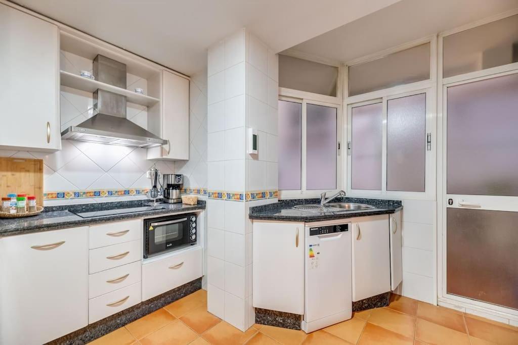 Encantador Apartamento Cerca Del Mar Malaga Bagian luar foto